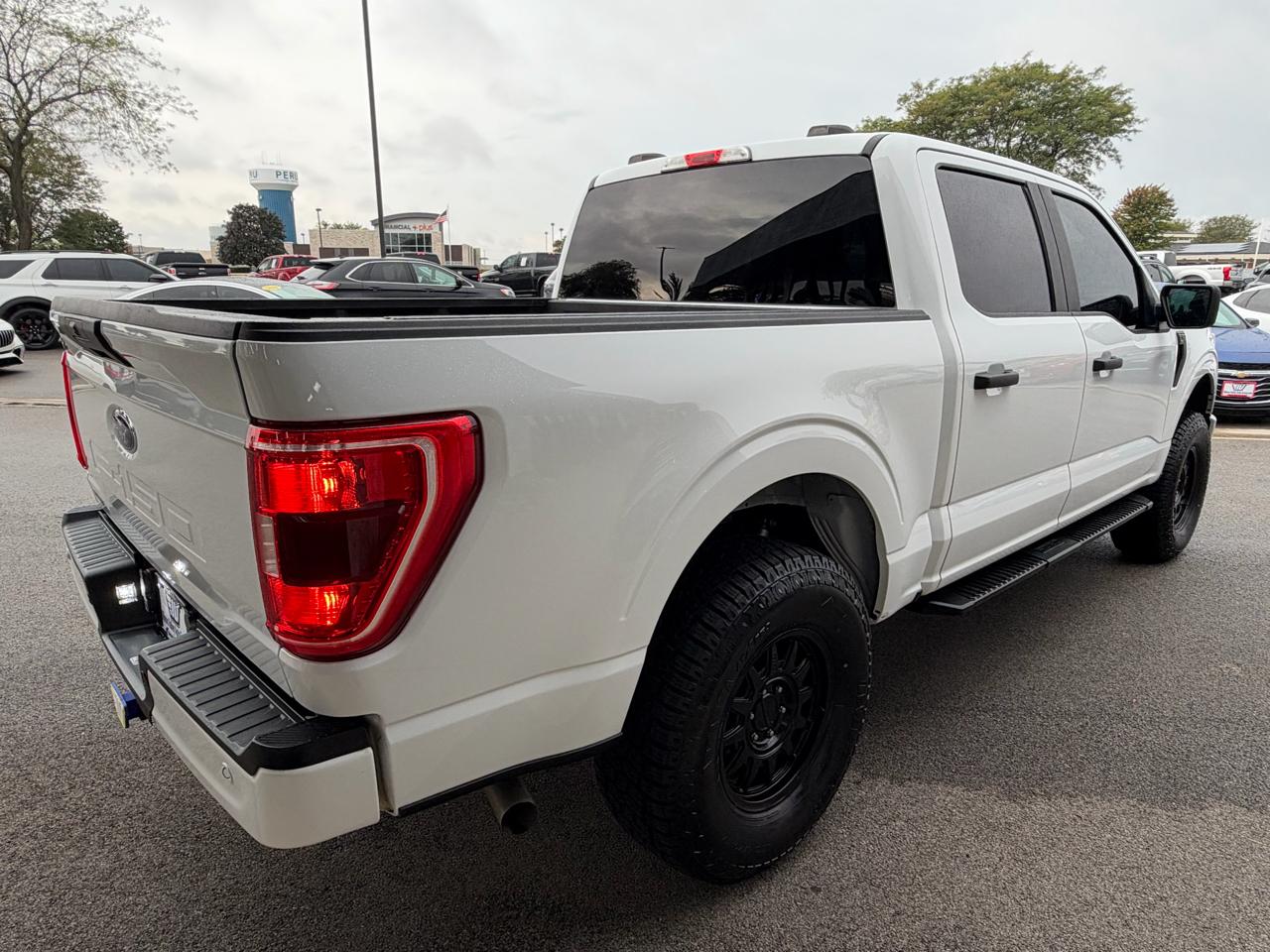 Ford F-150 XL SuperCrew 5.5-ft. Bed 4WD 2023