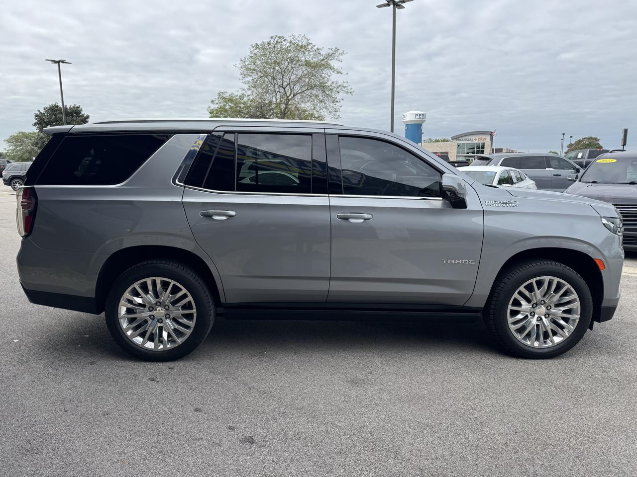 Chevrolet Tahoe High Country 4WD 2023
