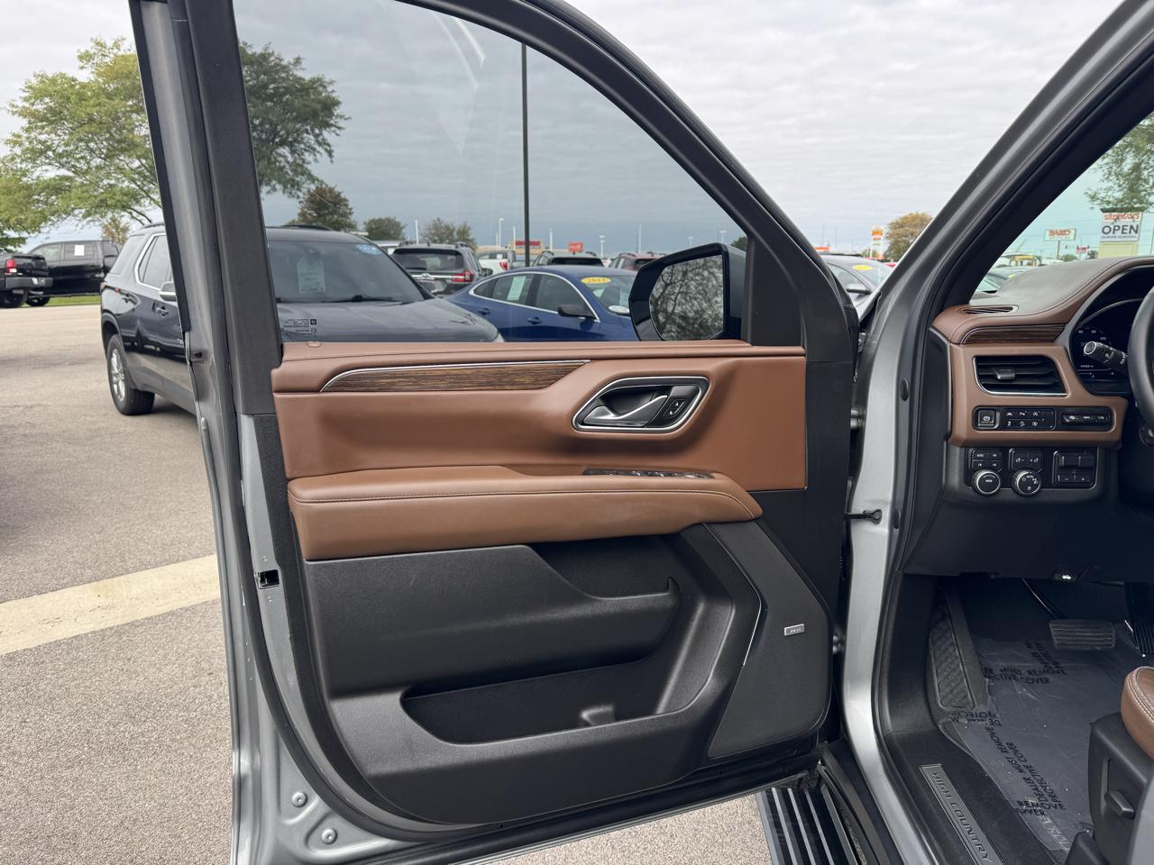 Chevrolet Tahoe High Country 4WD 2023