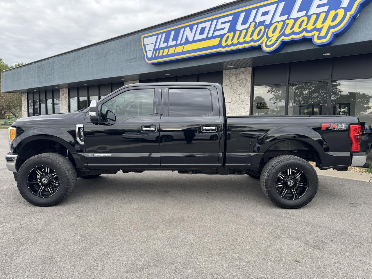 Ford F-250 SD Lariat Crew Cab 4WD 2017