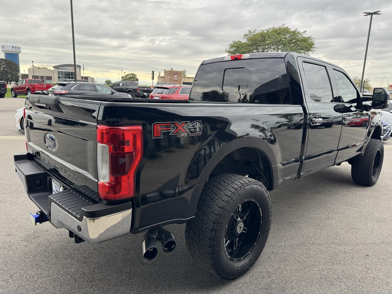 Ford F-250 SD Lariat Crew Cab 4WD 2017