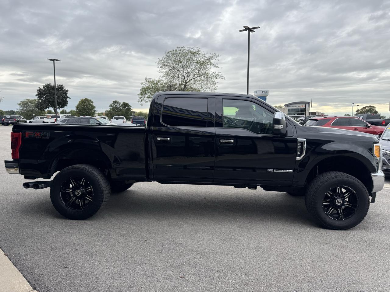 Ford F-250 SD Lariat Crew Cab 4WD 2017
