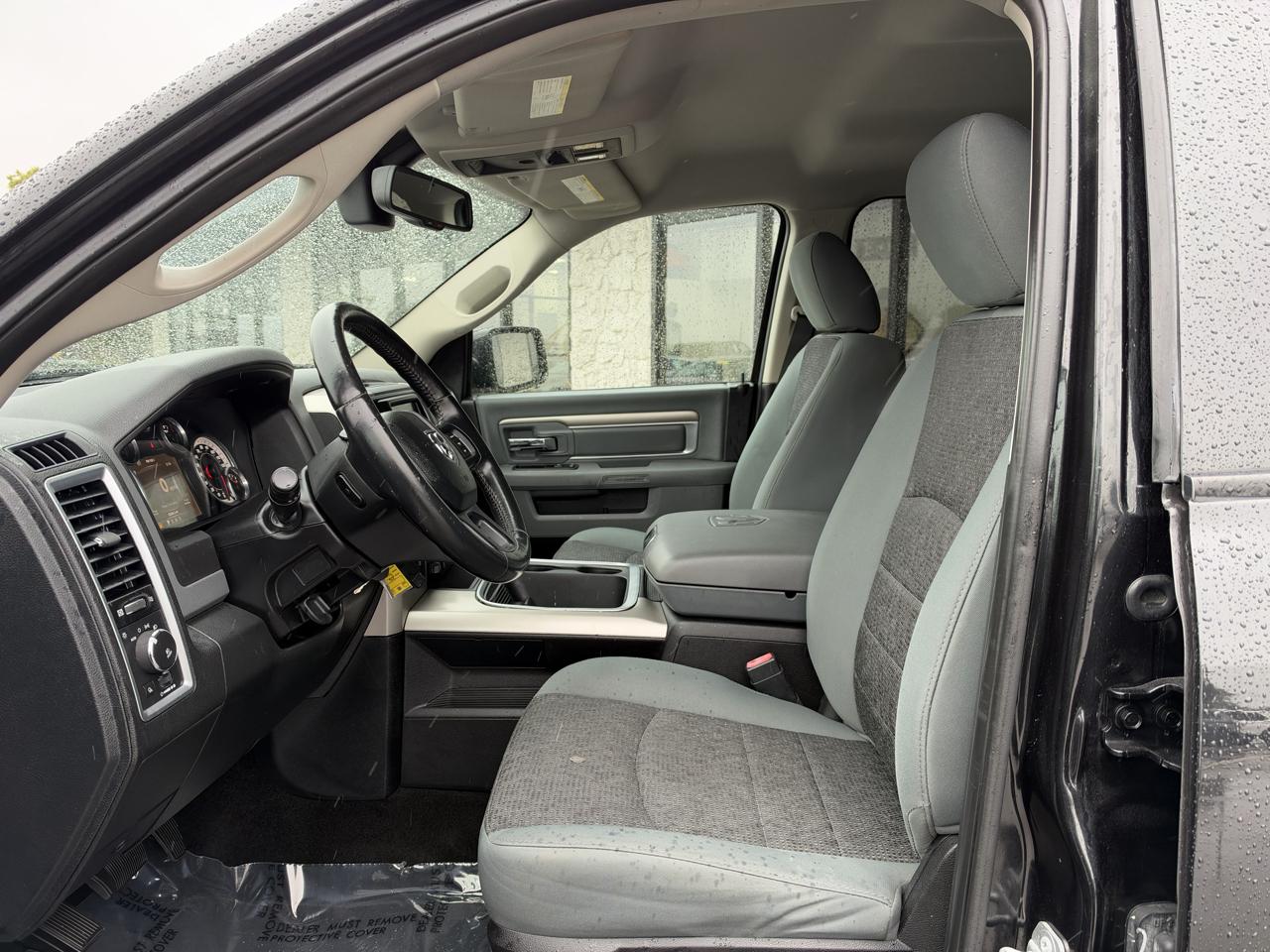 RAM 1500 Big Horn Crew Cab 4WD 2016