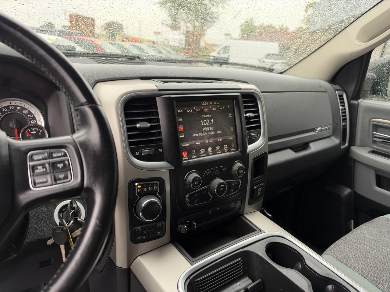 RAM 1500 Big Horn Crew Cab 4WD 2016