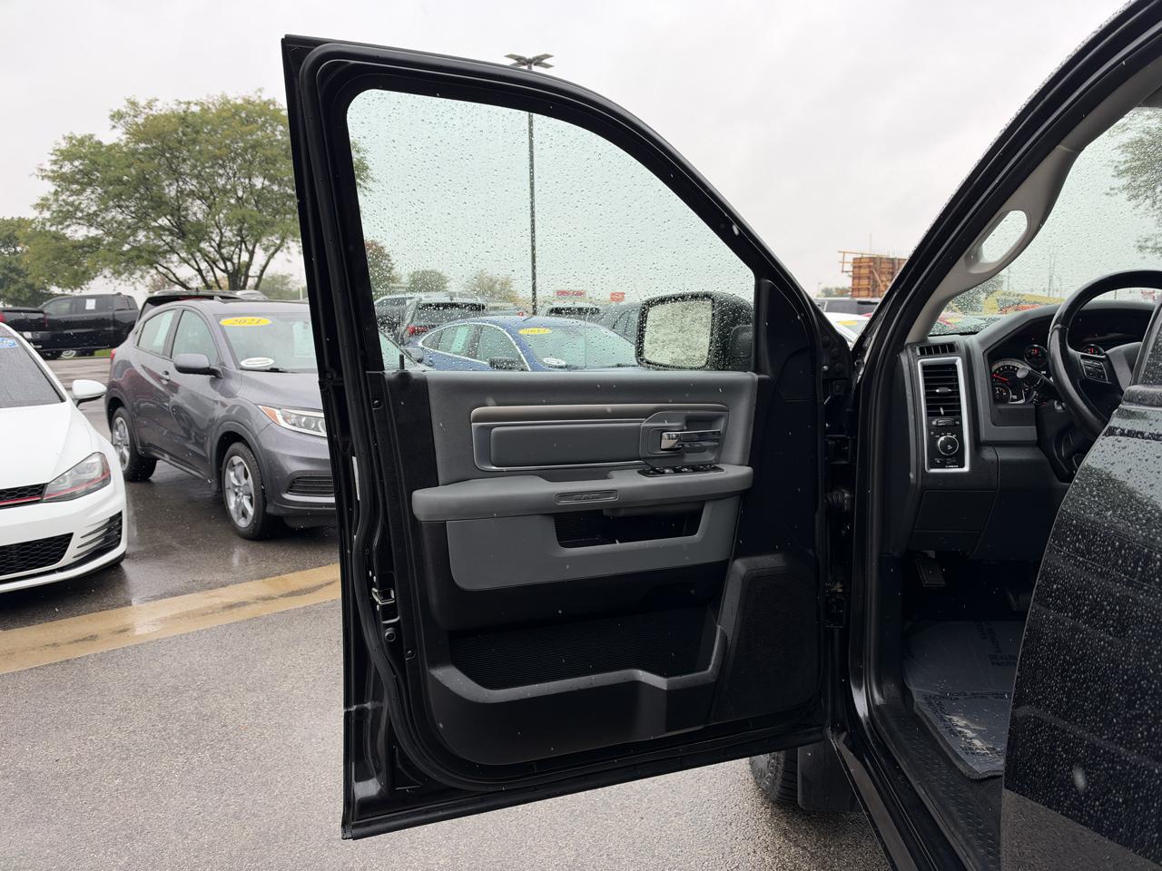 RAM 1500 Big Horn Crew Cab 4WD 2016