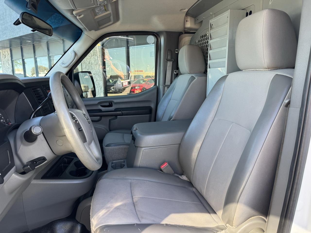 Nissan NV Cargo 2500 HD SV V6 2017