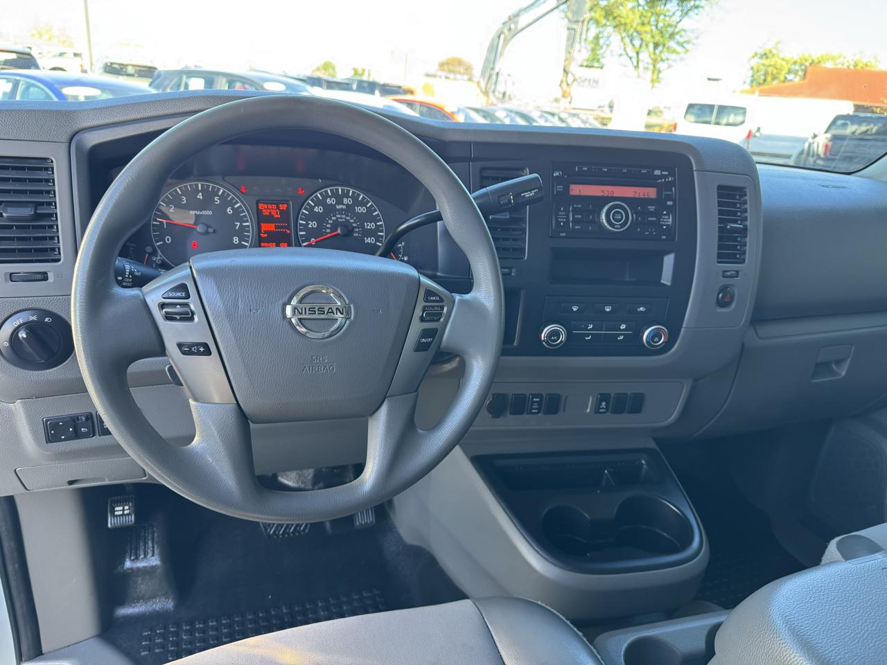 Nissan NV Cargo 2500 HD SV V6 2017