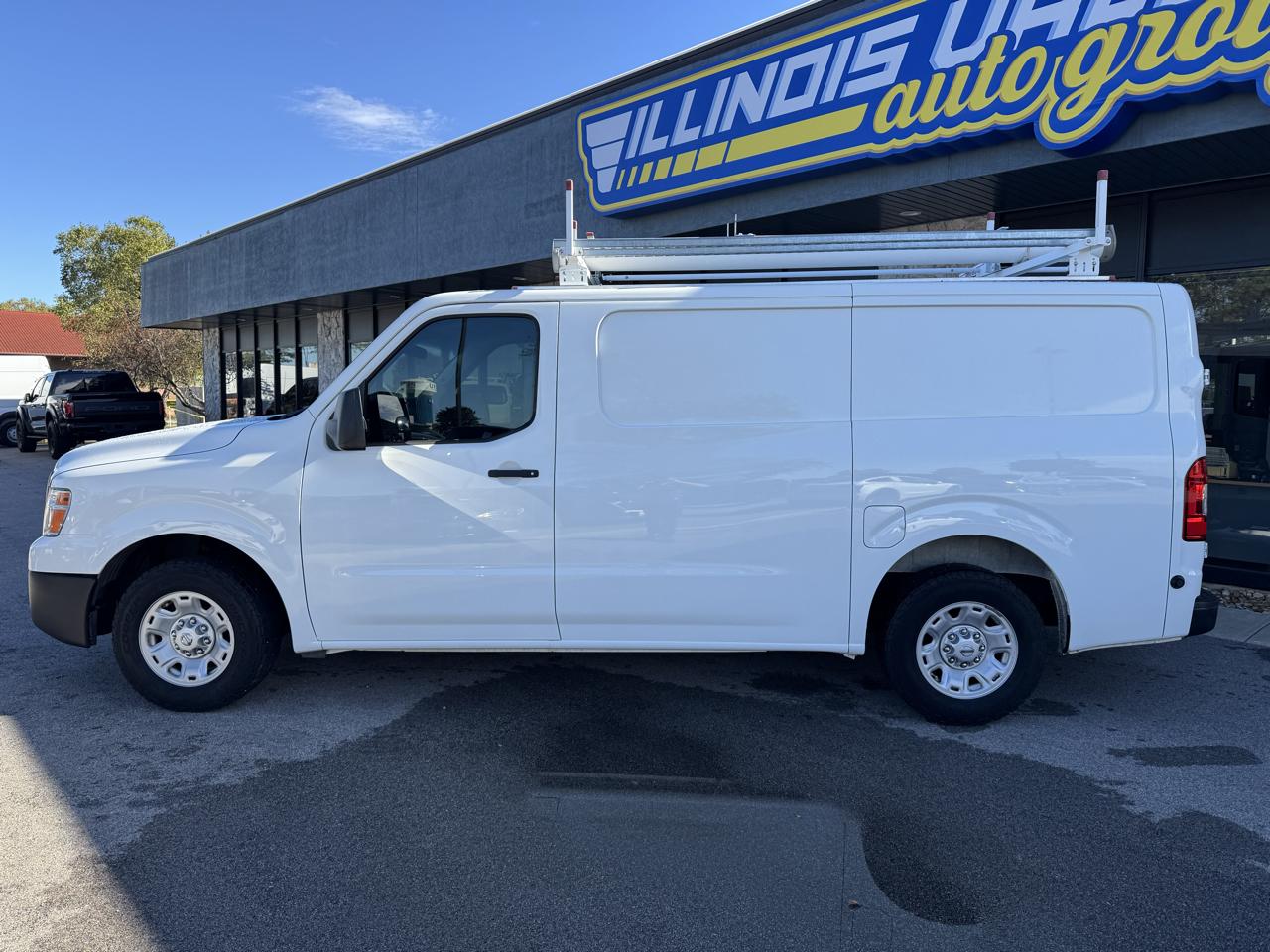 Nissan NV Cargo 2500 HD SV V6 2017