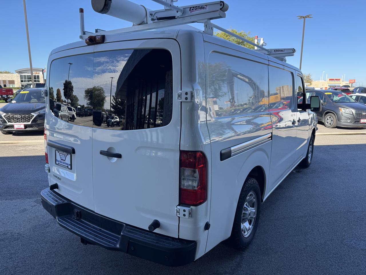 Nissan NV Cargo 2500 HD SV V6 2017
