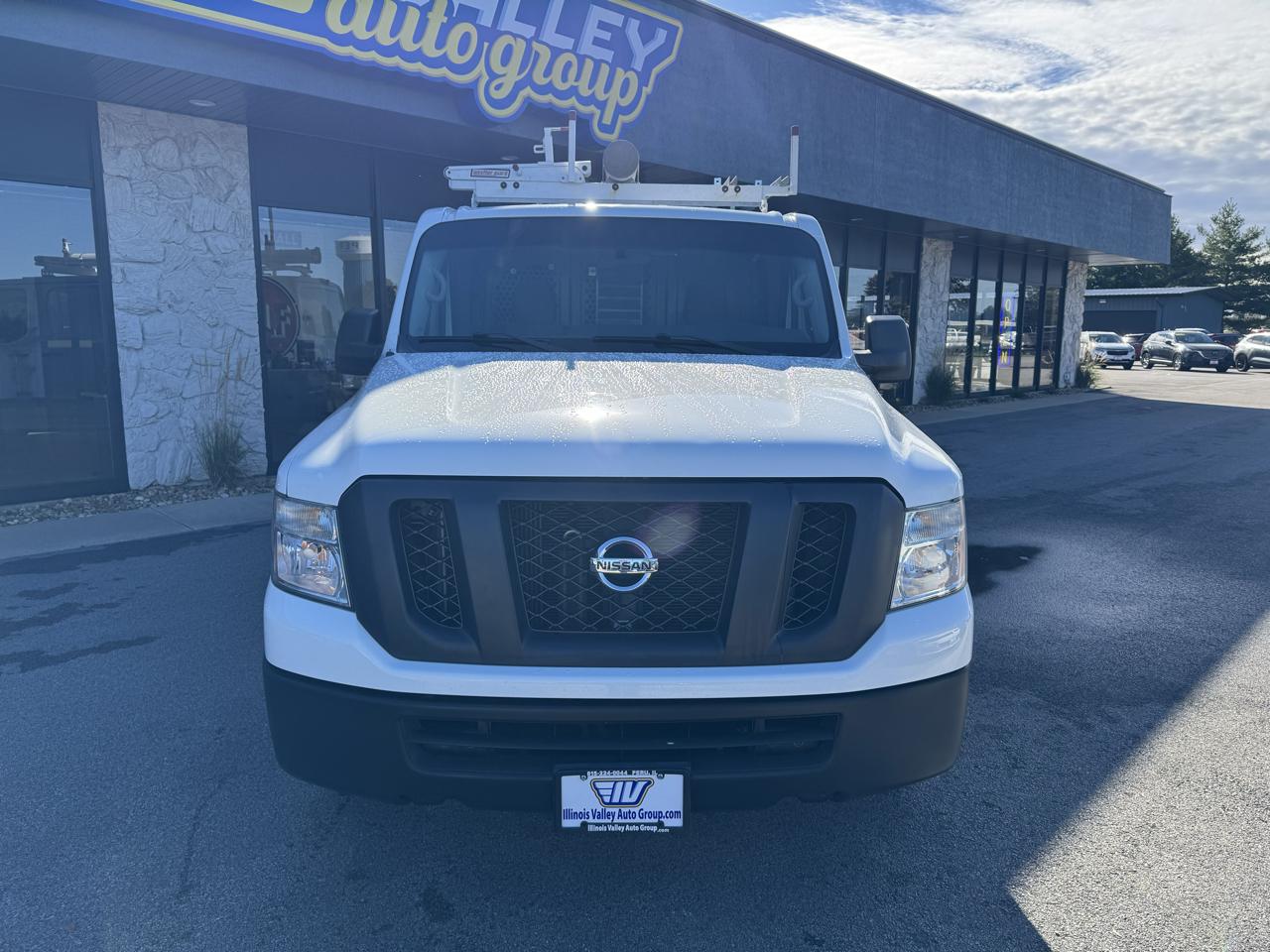 Nissan NV Cargo 2500 HD SV V6 2017