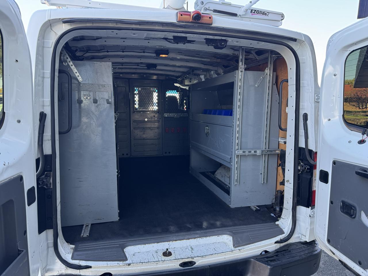Nissan NV Cargo 2500 HD SV V6 2017