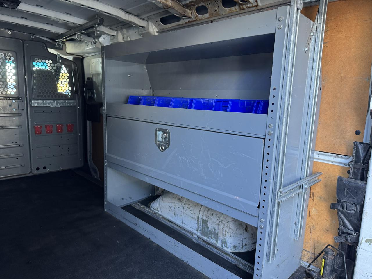 Nissan NV Cargo 2500 HD SV V6 2017