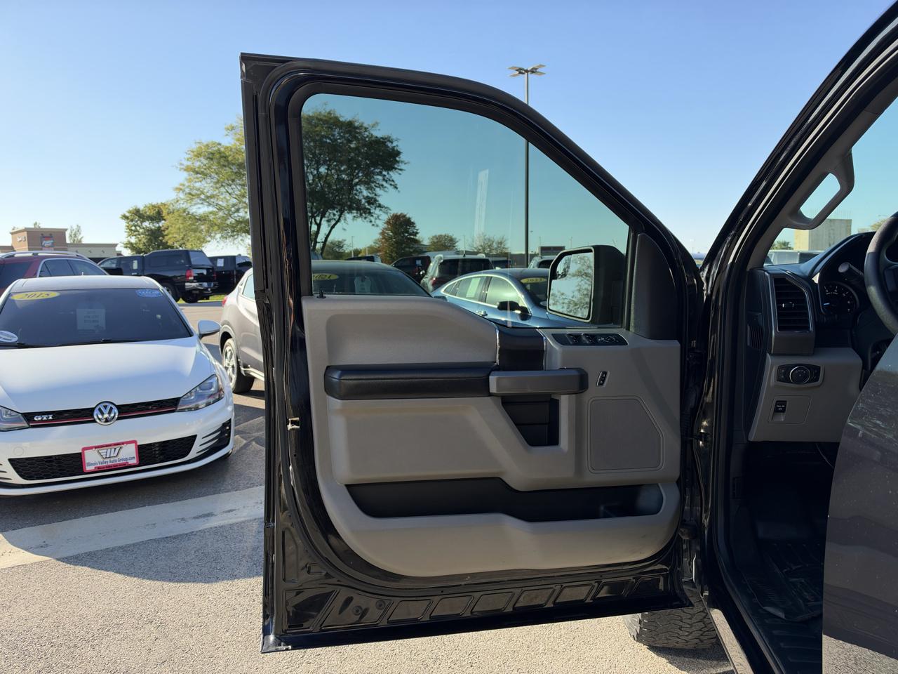 Ford F-150 XLT SuperCrew 4WD 2019