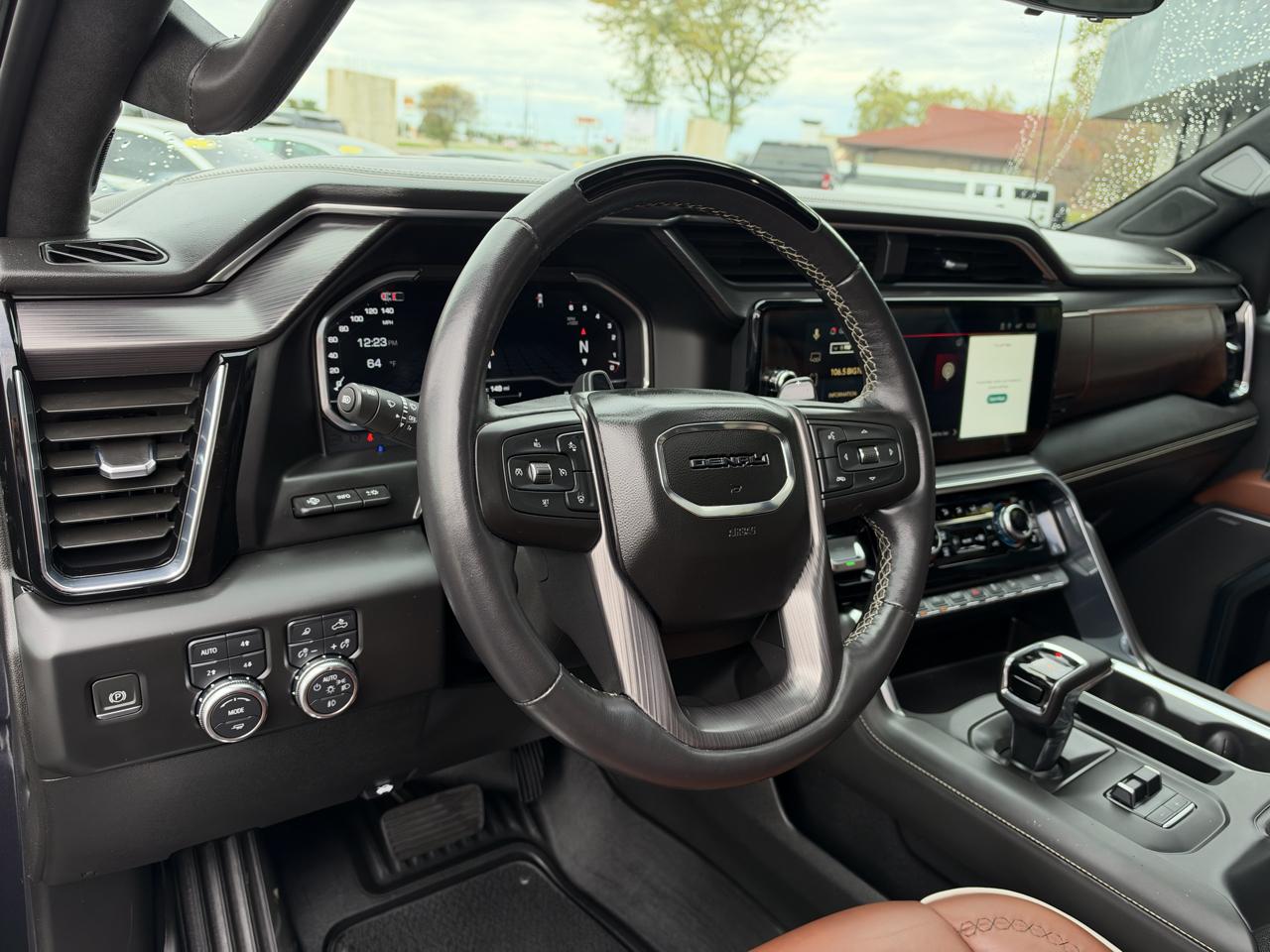 GMC Sierra 1500 Denali Ultimate Crew Cab 4WD 2024