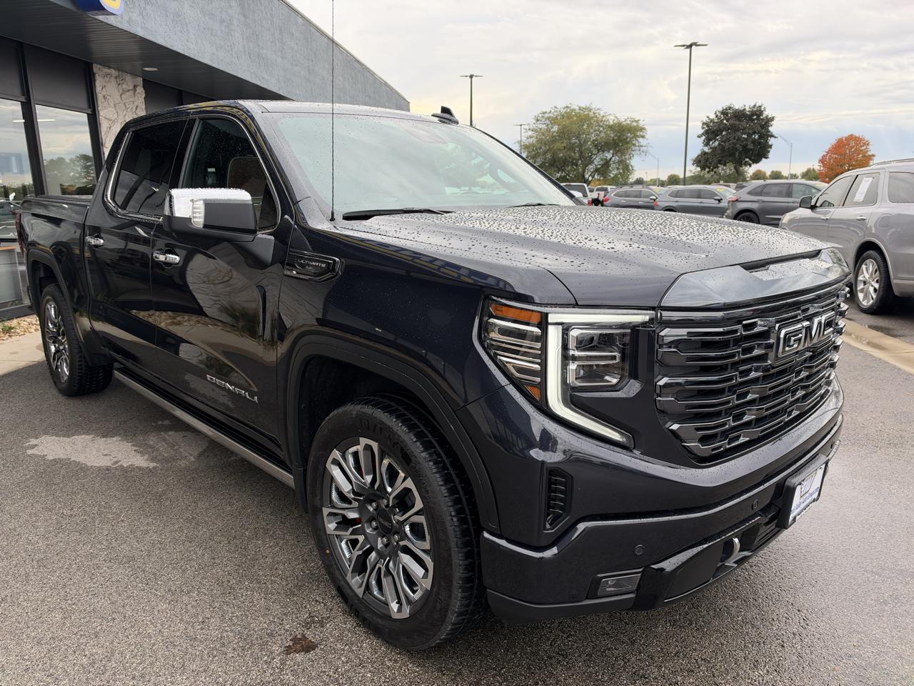 GMC Sierra 1500 Denali Ultimate Crew Cab 4WD 2024