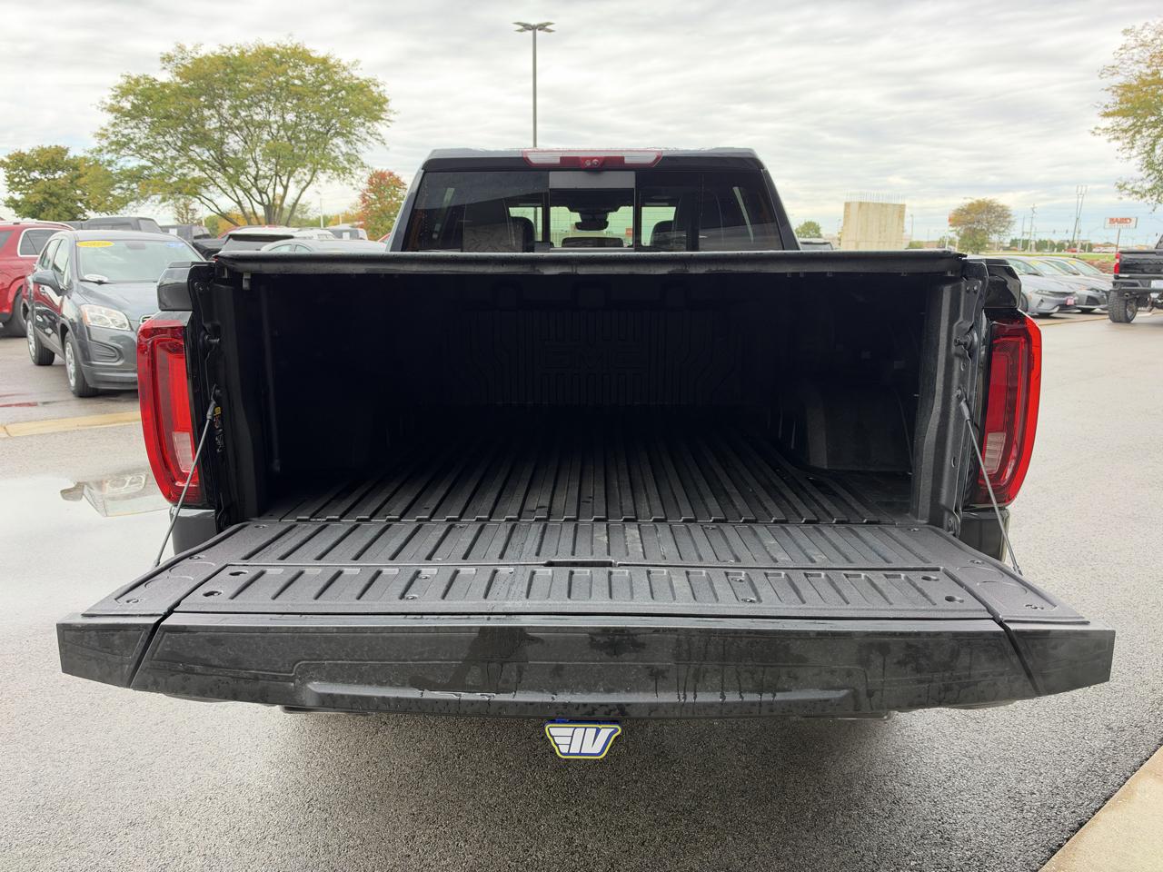 GMC Sierra 1500 Denali Ultimate Crew Cab 4WD 2024