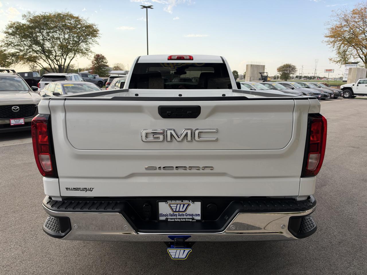 GMC Sierra 1500 4WD Reg Cab 140" Pro 2026