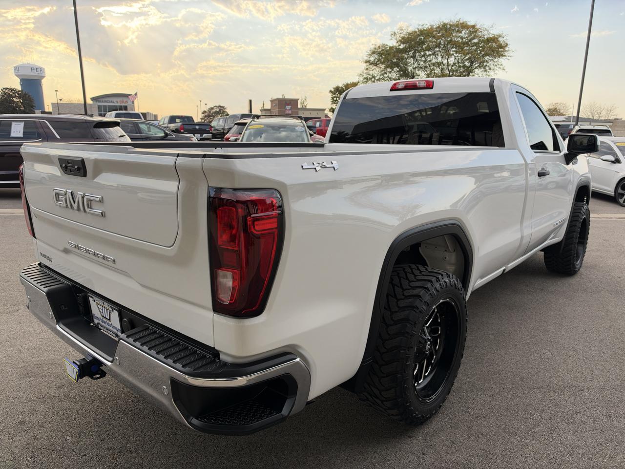 GMC Sierra 1500 4WD Reg Cab 140" Pro 2026