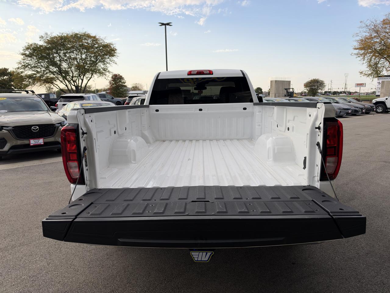GMC Sierra 1500 4WD Reg Cab 140" Pro 2026