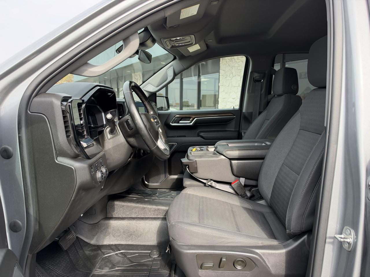 Chevrolet Silverado 1500 LT Crew Cab 4WD 2023