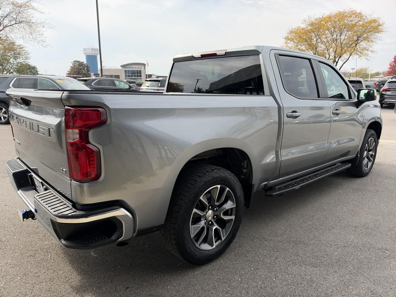 Chevrolet Silverado 1500 LT Crew Cab 4WD 2023