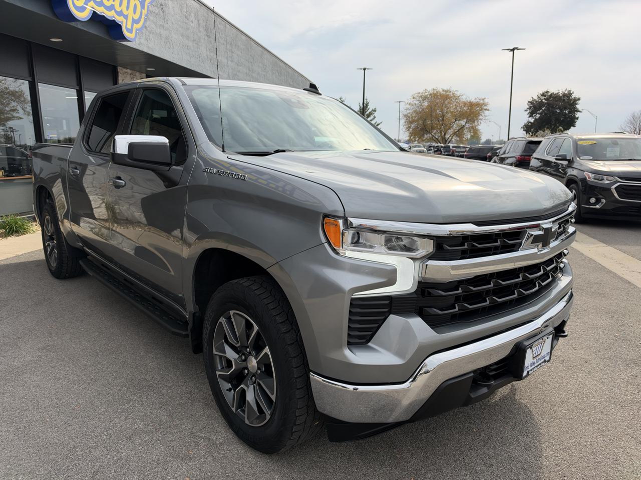 Chevrolet Silverado 1500 LT Crew Cab 4WD 2023