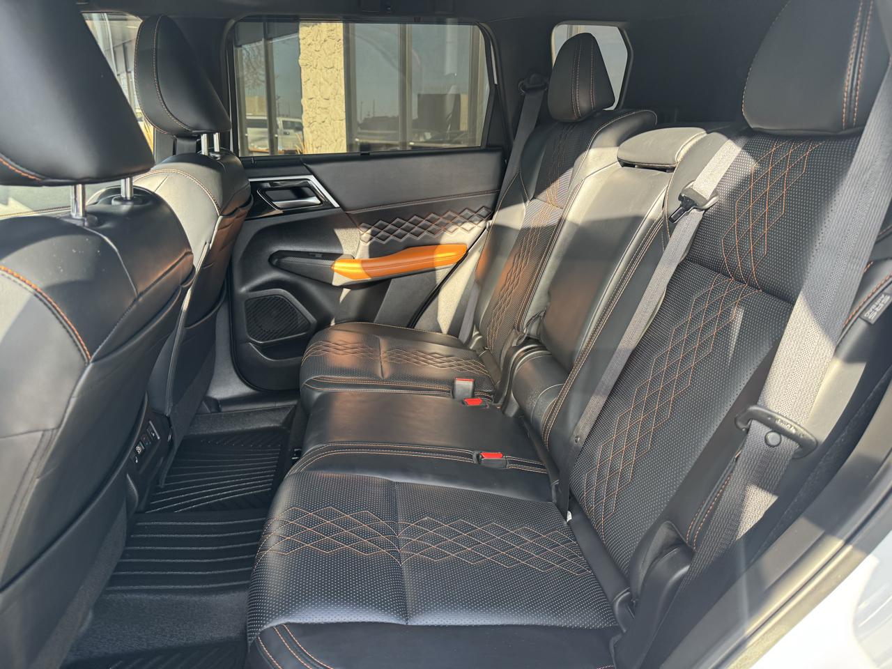 Mitsubishi Outlander SEL 4WD 2024