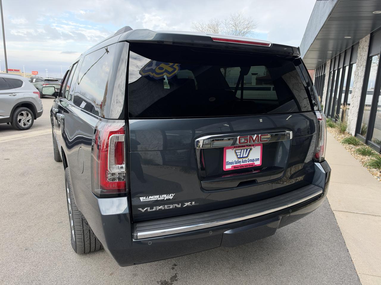 GMC Yukon XL Denali 4WD 2020