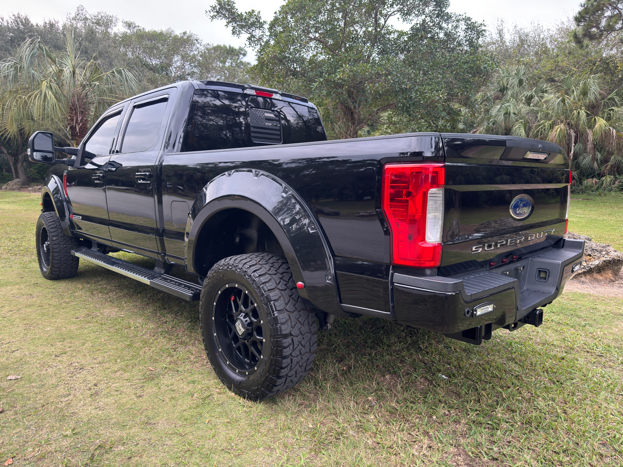 Ford Super Duty F-250 SRW 4WD Crew Cab 156" Lariat 2017