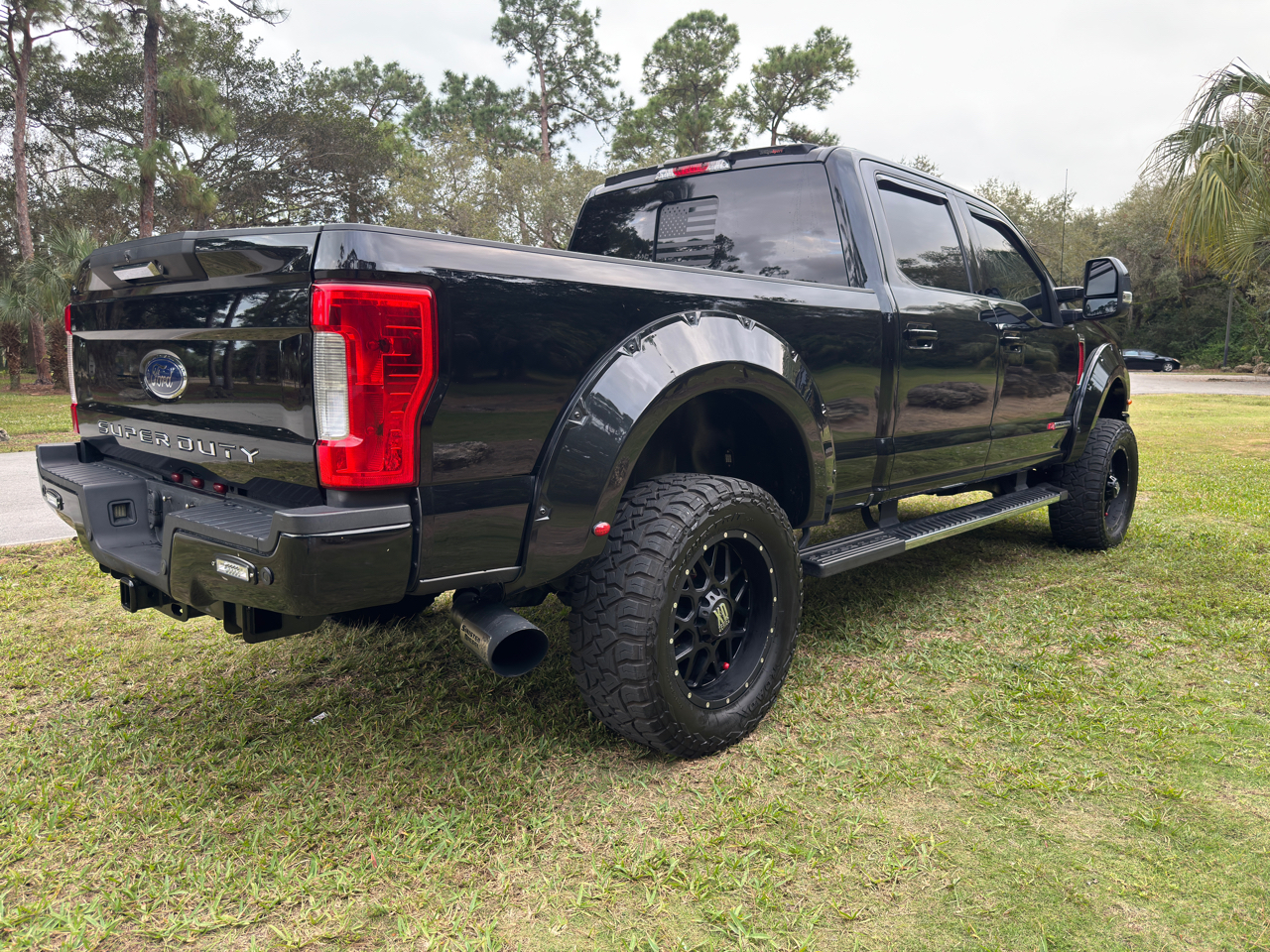 Ford Super Duty F-250 SRW 4WD Crew Cab 156" Lariat 2017