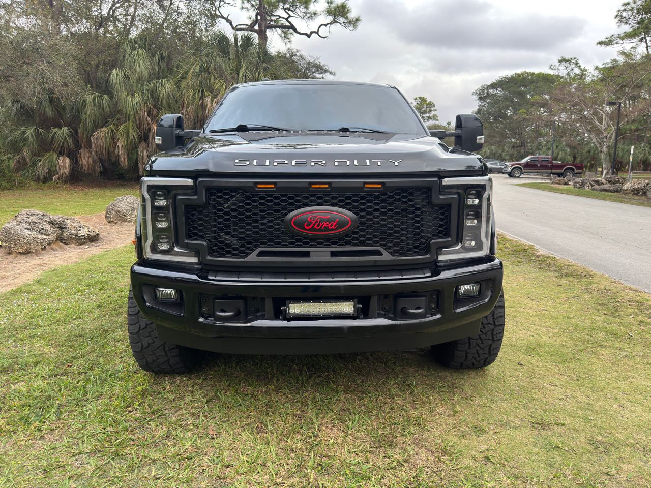 Ford Super Duty F-250 SRW 4WD Crew Cab 156" Lariat 2017