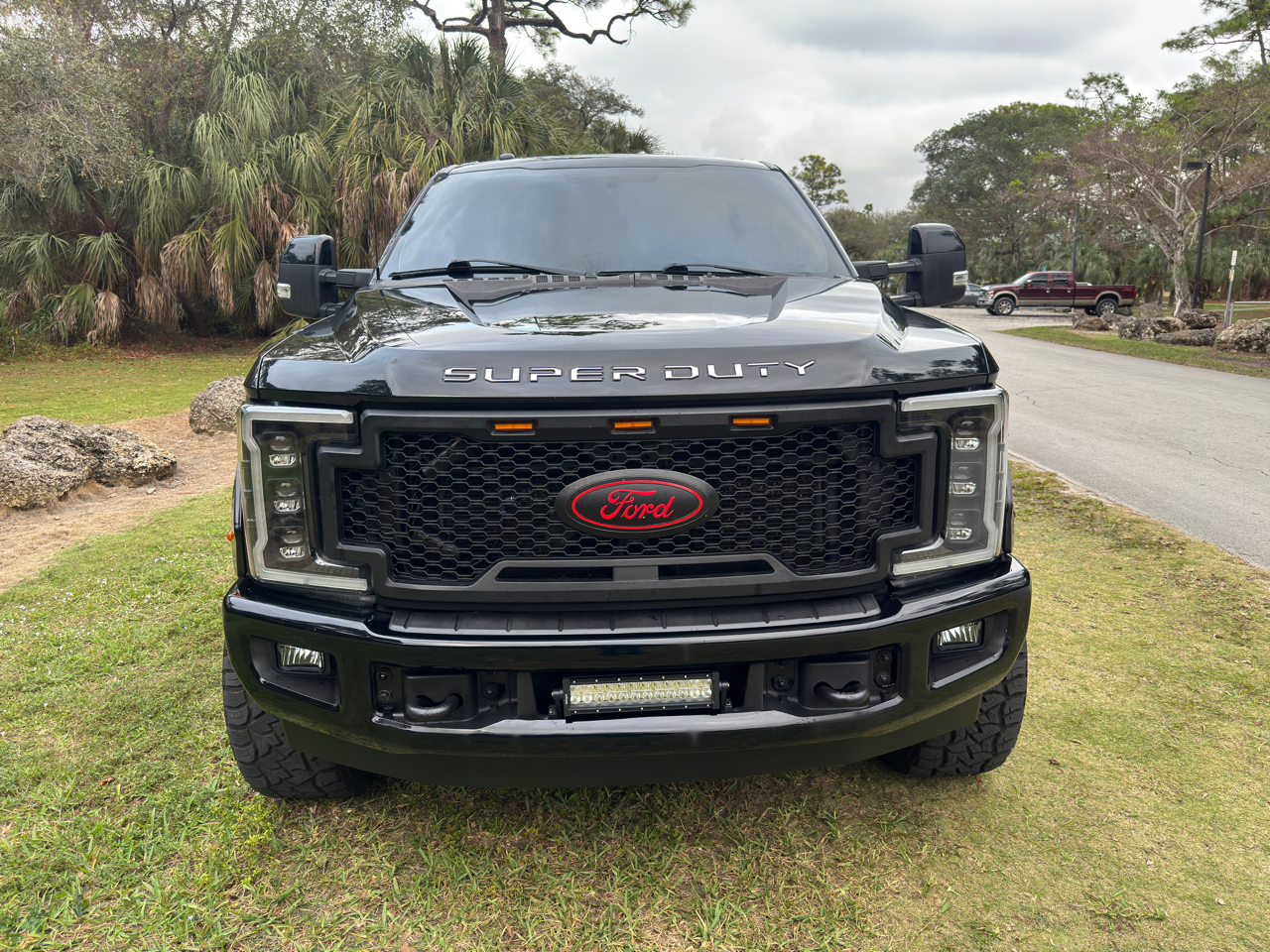 Ford Super Duty F-250 SRW 4WD Crew Cab 156" Lariat 2017