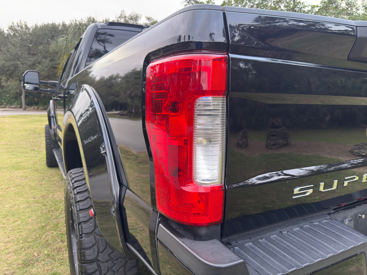 Ford Super Duty F-250 SRW 4WD Crew Cab 156" Lariat 2017