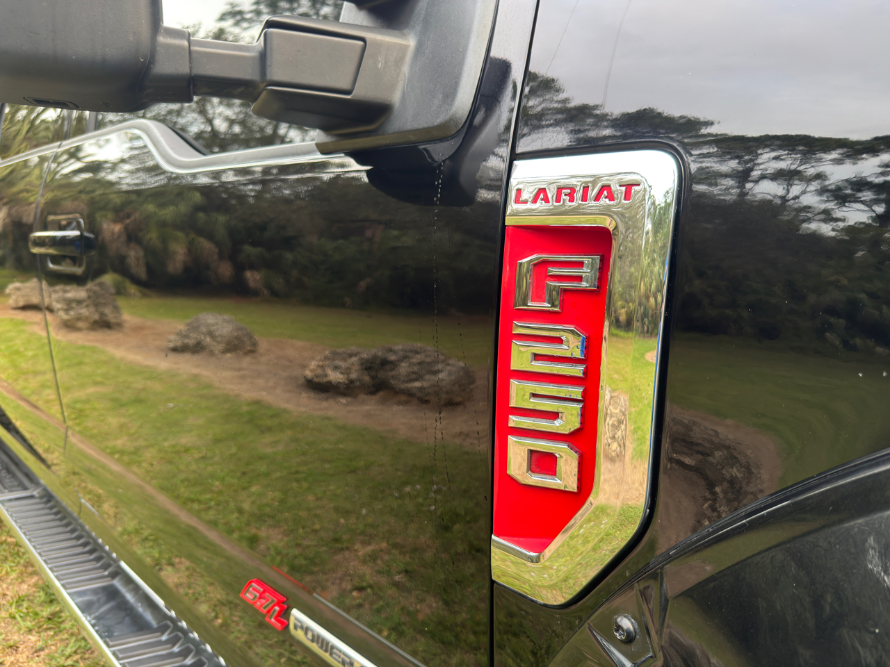 Ford Super Duty F-250 SRW 4WD Crew Cab 156" Lariat 2017