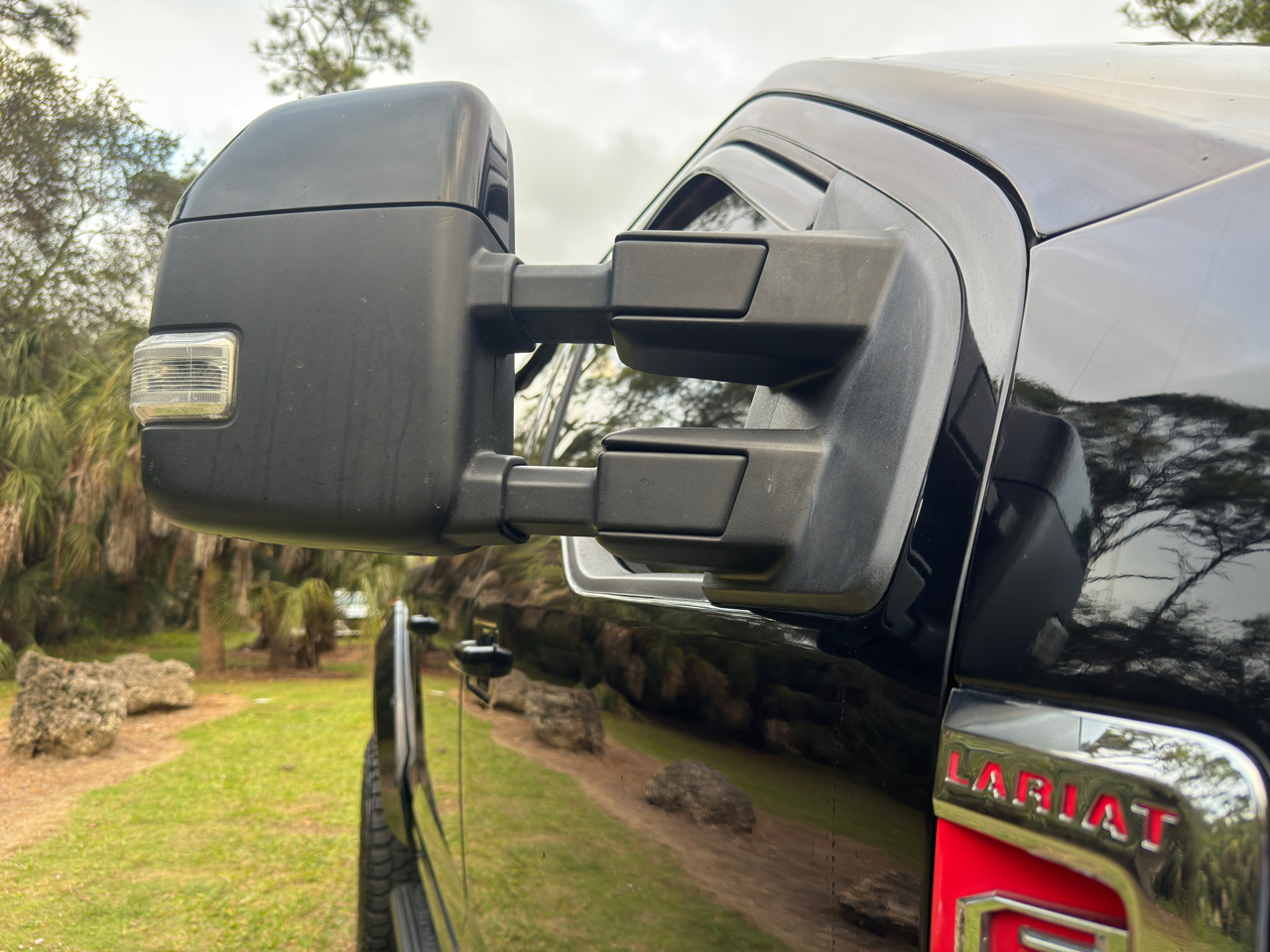 Ford Super Duty F-250 SRW 4WD Crew Cab 156" Lariat 2017