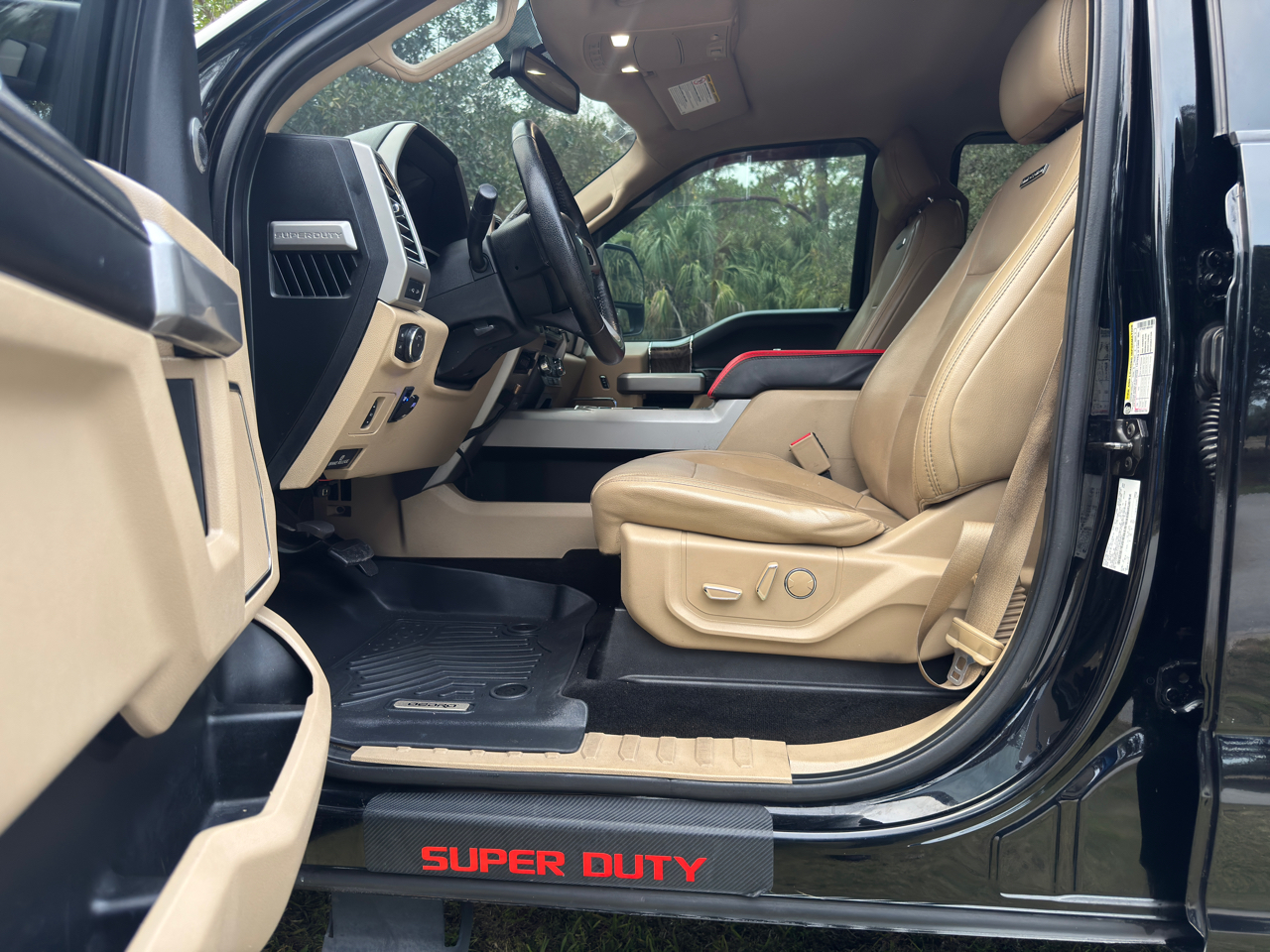 Ford Super Duty F-250 SRW 4WD Crew Cab 156" Lariat 2017