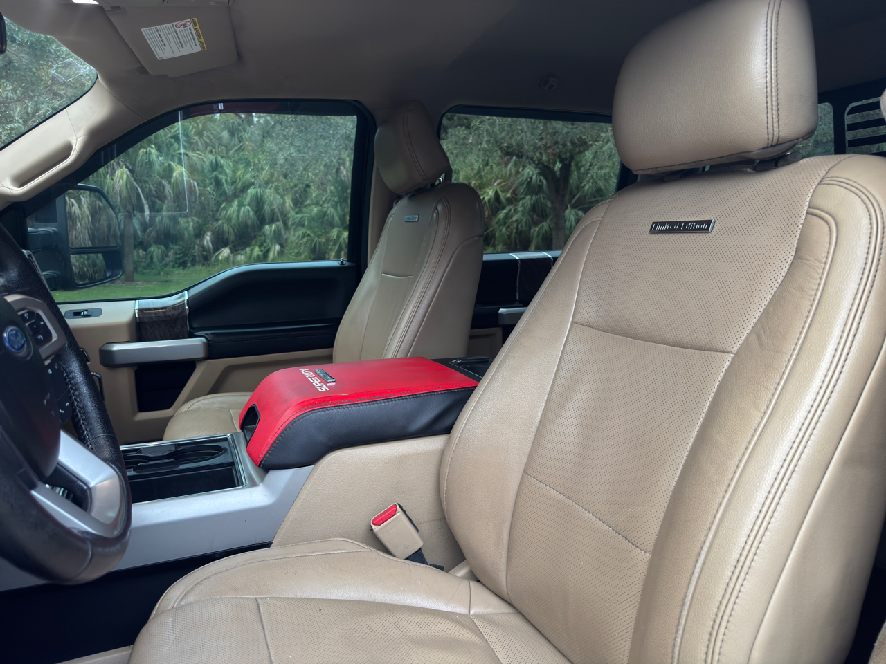 Ford Super Duty F-250 SRW 4WD Crew Cab 156" Lariat 2017