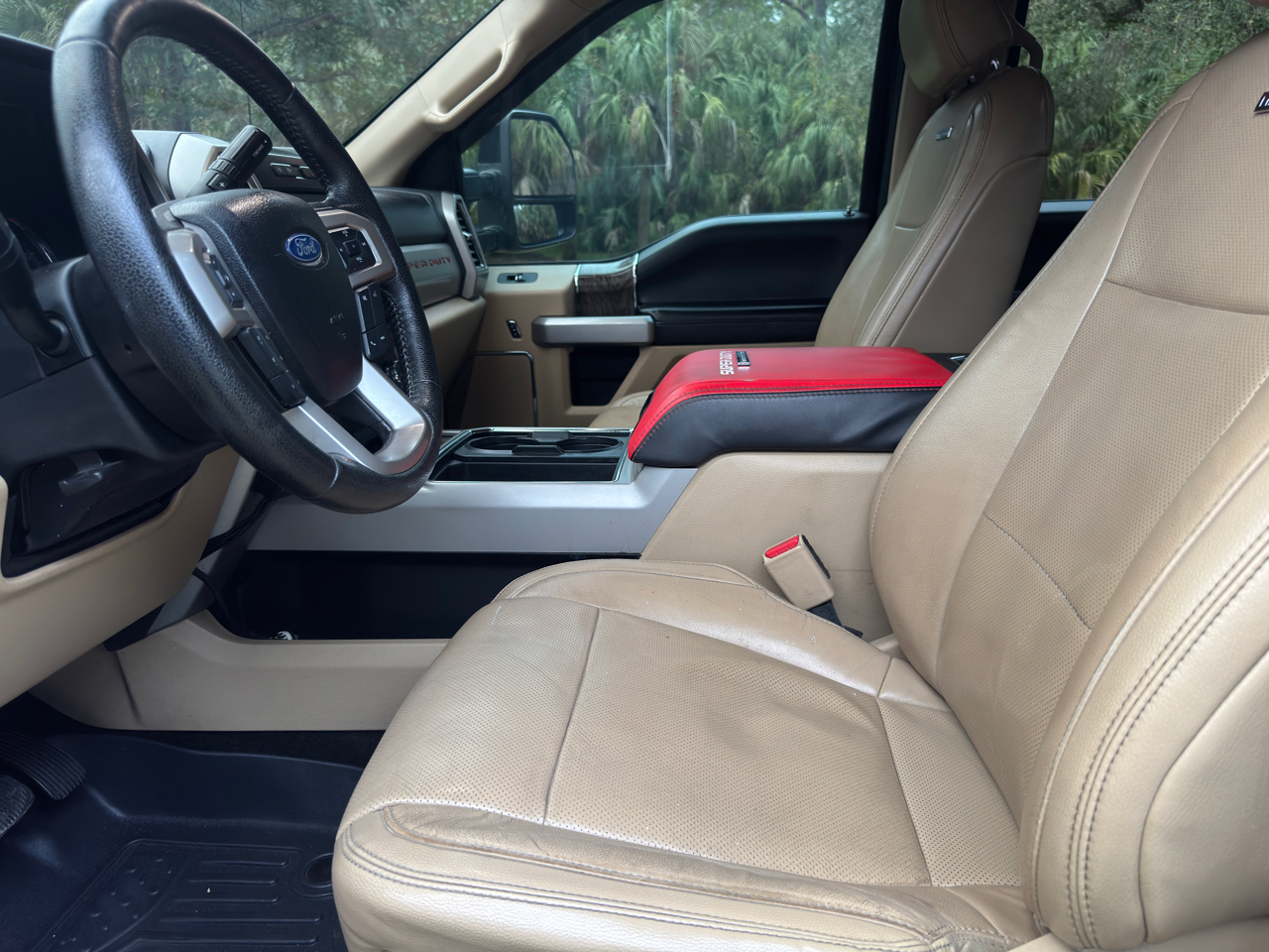 Ford Super Duty F-250 SRW 4WD Crew Cab 156" Lariat 2017