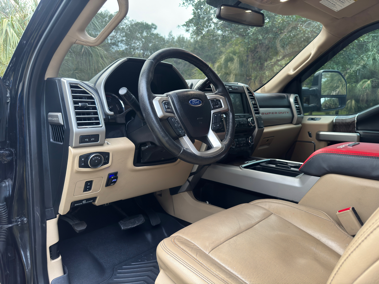 Ford Super Duty F-250 SRW 4WD Crew Cab 156" Lariat 2017