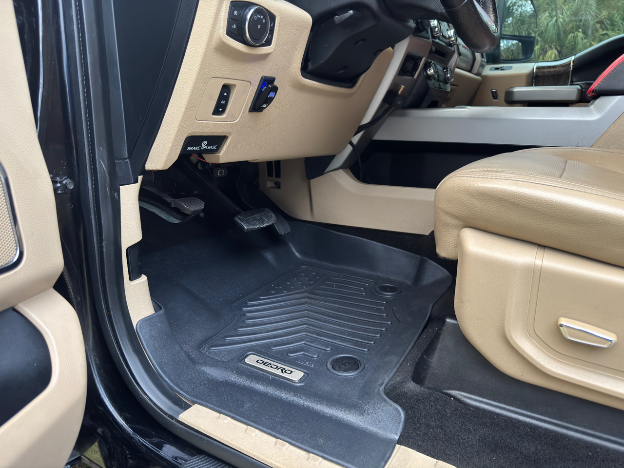 Ford Super Duty F-250 SRW 4WD Crew Cab 156" Lariat 2017