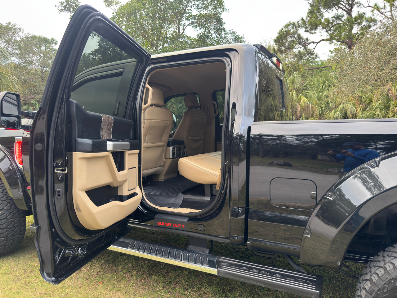 Ford Super Duty F-250 SRW 4WD Crew Cab 156" Lariat 2017