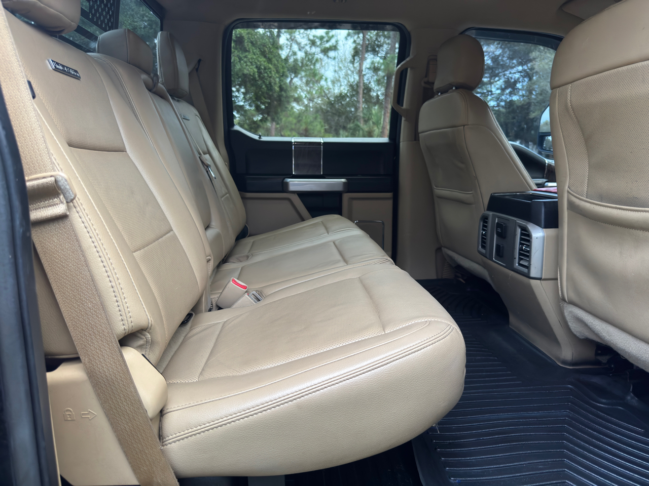 Ford Super Duty F-250 SRW 4WD Crew Cab 156" Lariat 2017