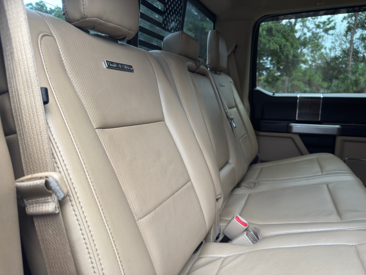 Ford Super Duty F-250 SRW 4WD Crew Cab 156" Lariat 2017