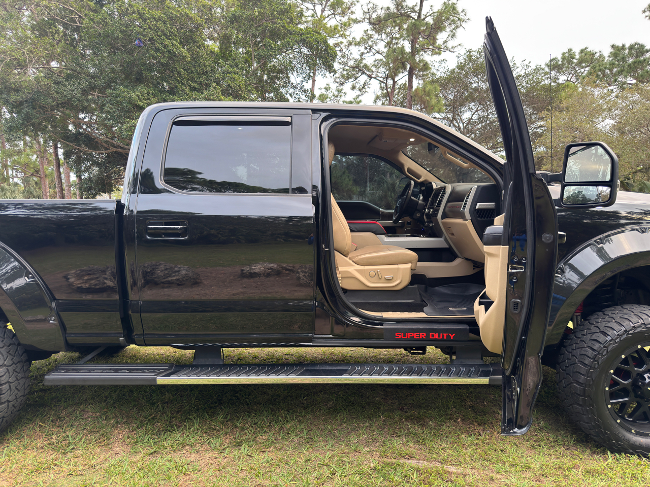Ford Super Duty F-250 SRW 4WD Crew Cab 156" Lariat 2017