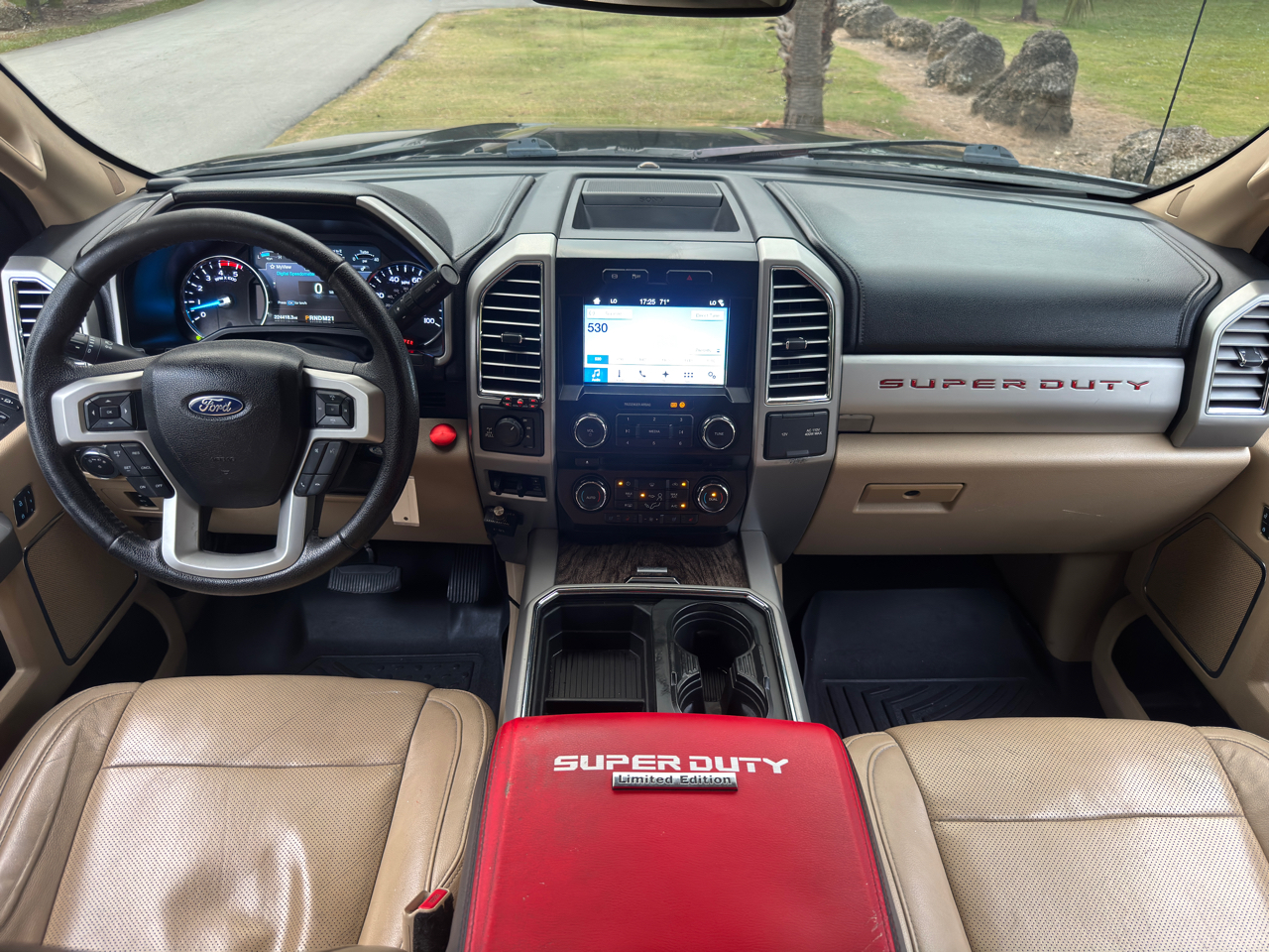 Ford Super Duty F-250 SRW 4WD Crew Cab 156" Lariat 2017