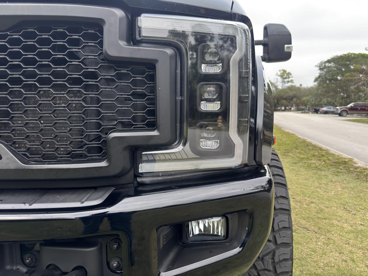 Ford Super Duty F-250 SRW 4WD Crew Cab 156" Lariat 2017