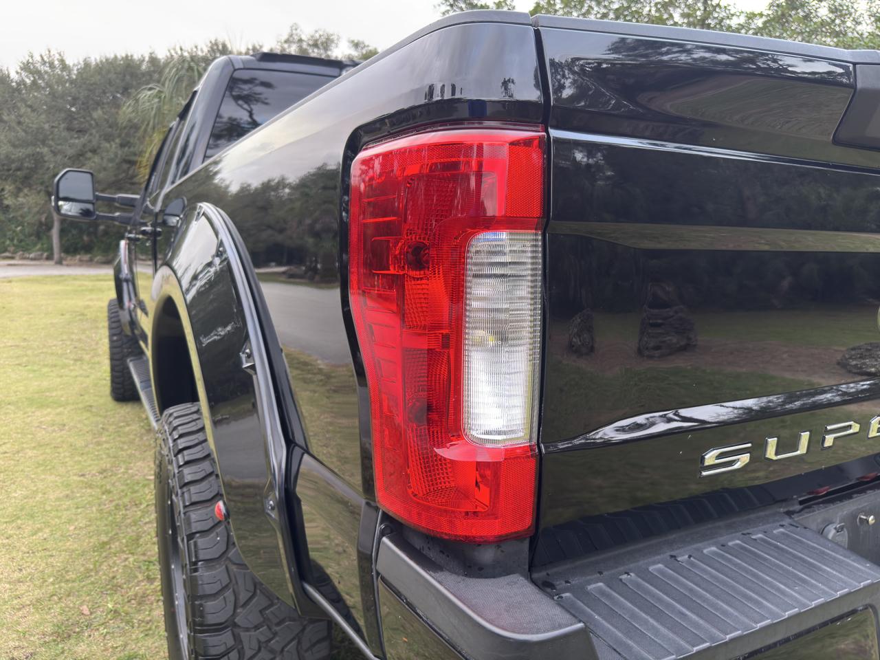 Ford Super Duty F-250 SRW 4WD Crew Cab 156" Lariat 2017