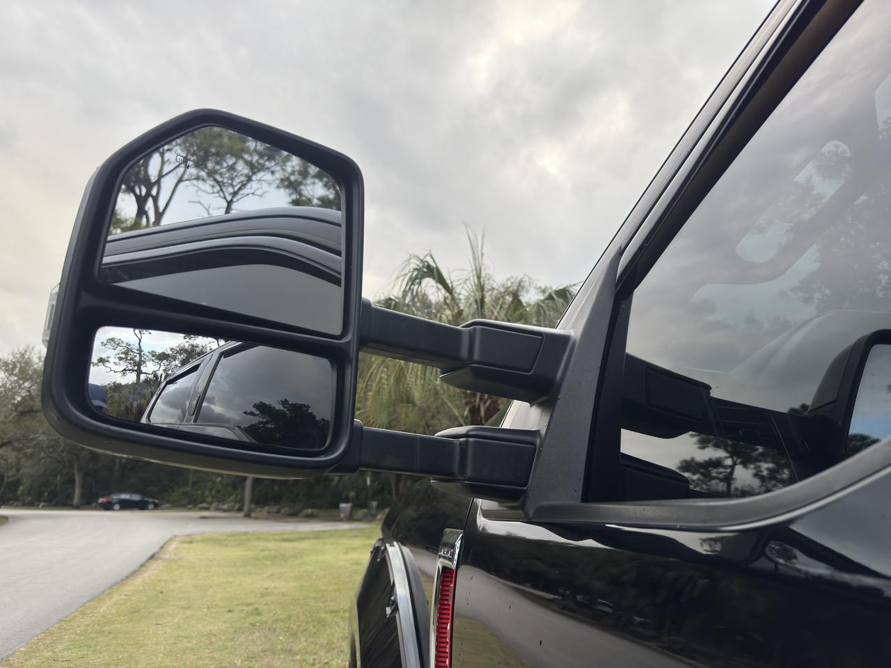 Ford Super Duty F-250 SRW 4WD Crew Cab 156" Lariat 2017