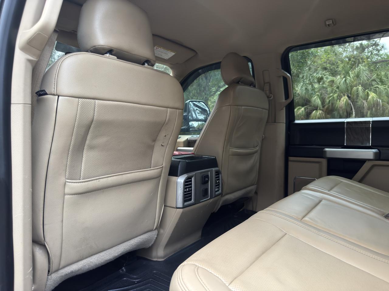 Ford Super Duty F-250 SRW 4WD Crew Cab 156" Lariat 2017