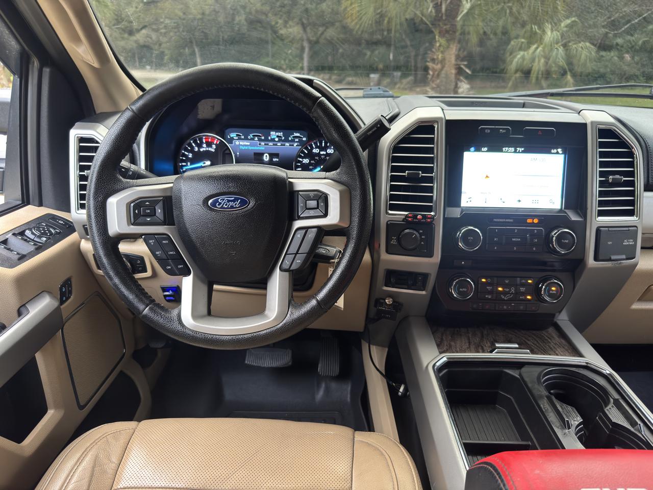 Ford Super Duty F-250 SRW 4WD Crew Cab 156" Lariat 2017
